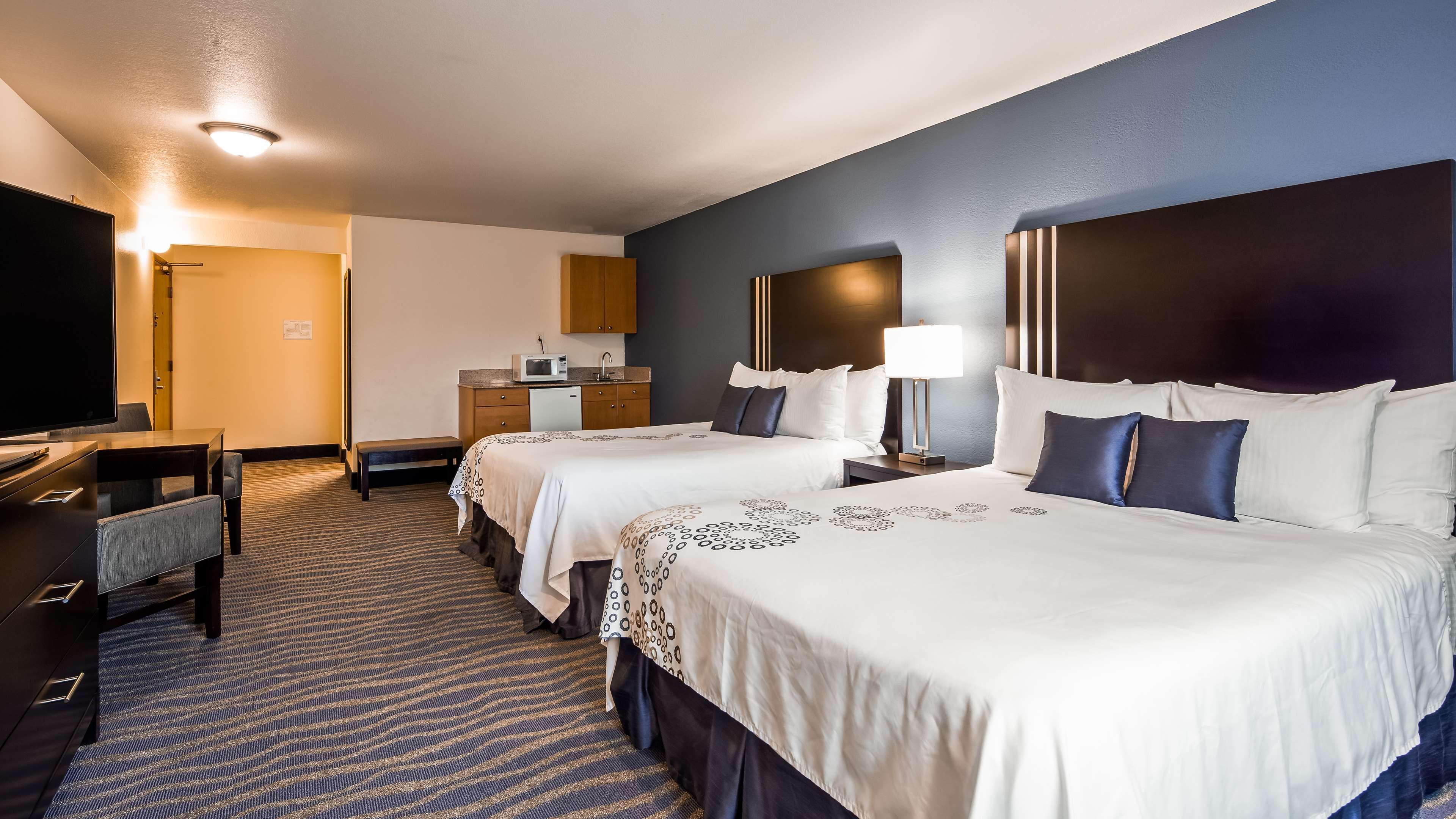 Best Western Plus Edmonds Harbor Inn Extérieur photo