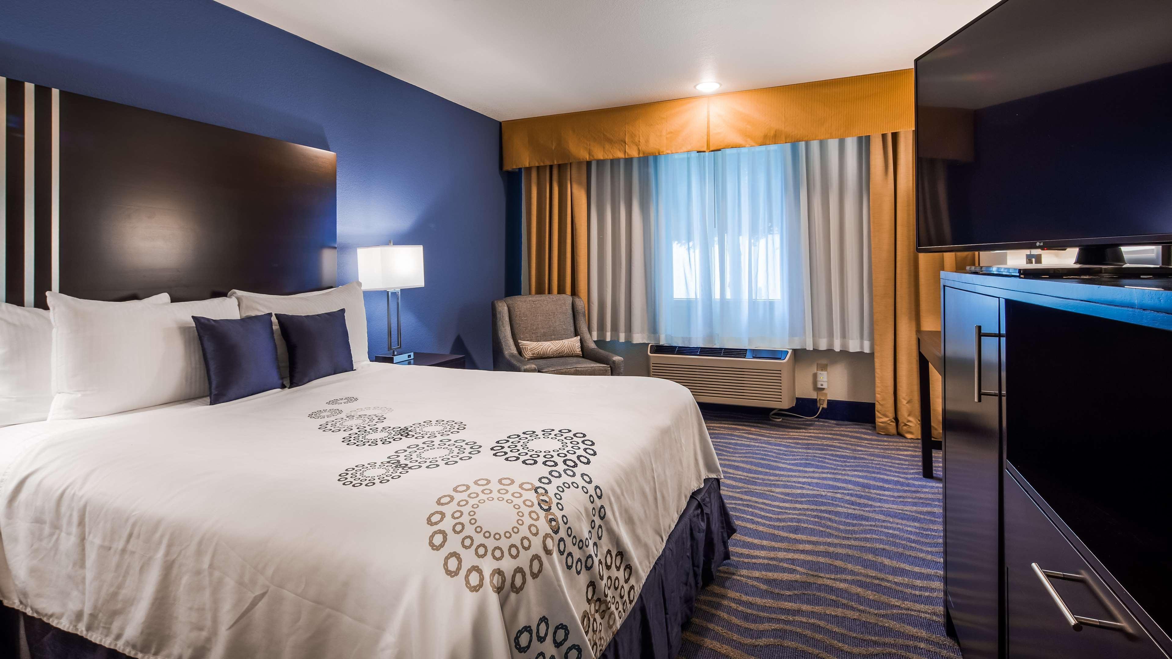 Best Western Plus Edmonds Harbor Inn Extérieur photo
