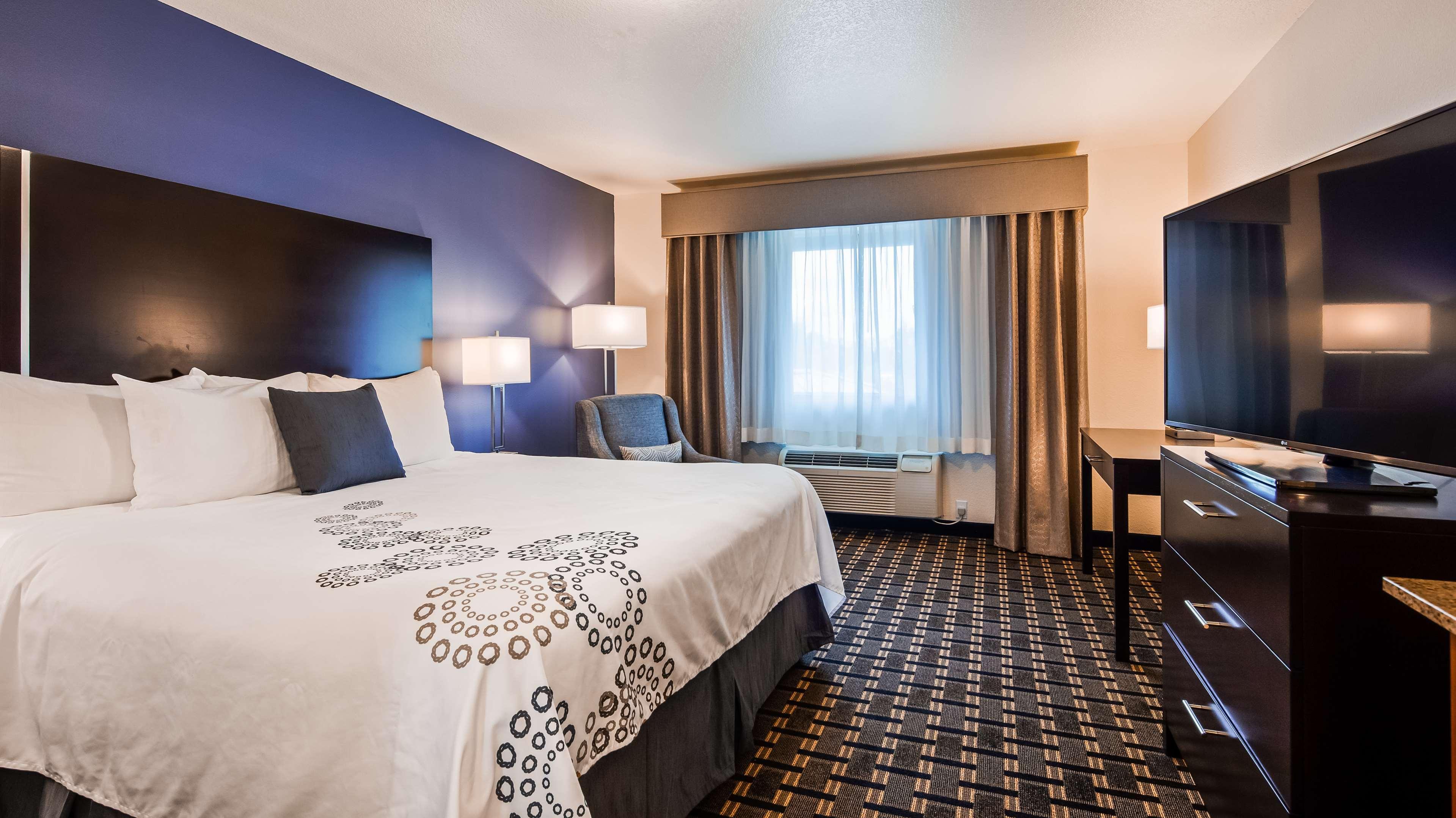 Best Western Plus Edmonds Harbor Inn Extérieur photo