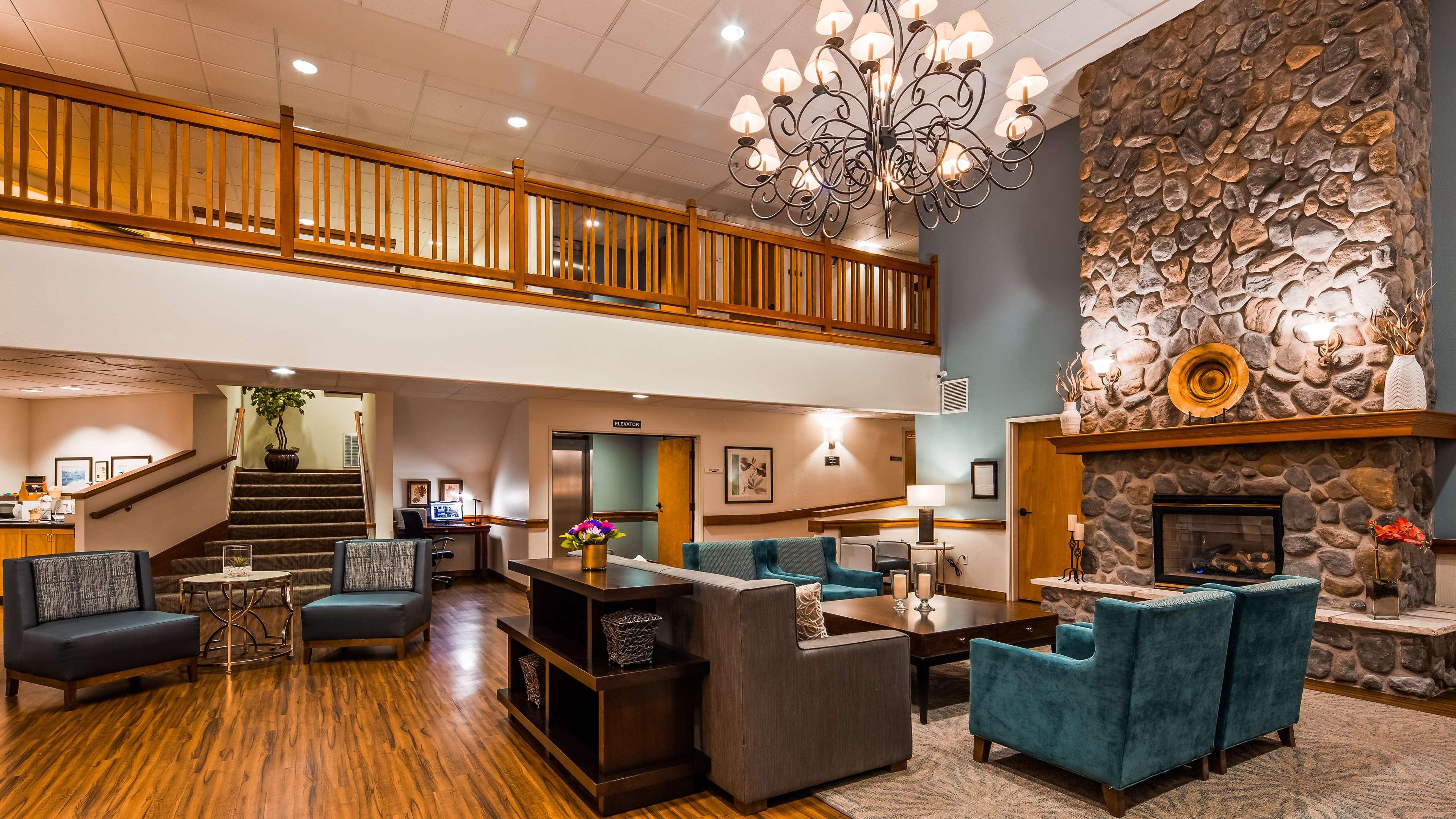 Best Western Plus Edmonds Harbor Inn Extérieur photo