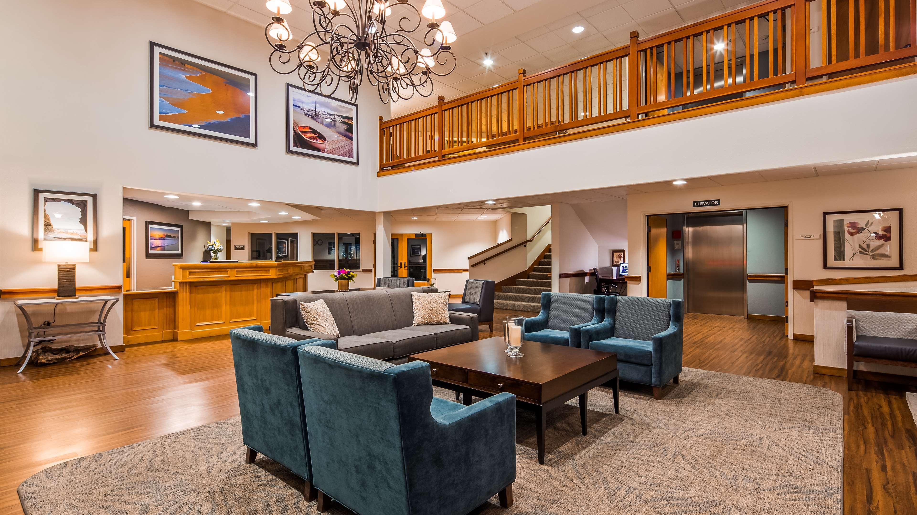 Best Western Plus Edmonds Harbor Inn Extérieur photo