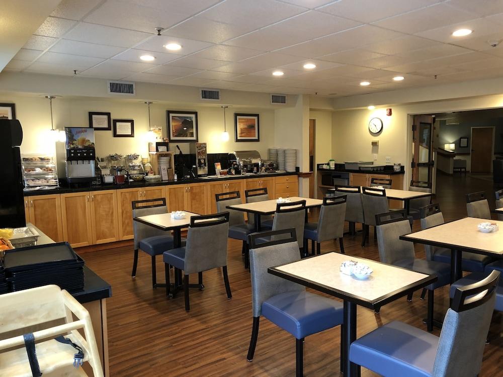 Best Western Plus Edmonds Harbor Inn Extérieur photo