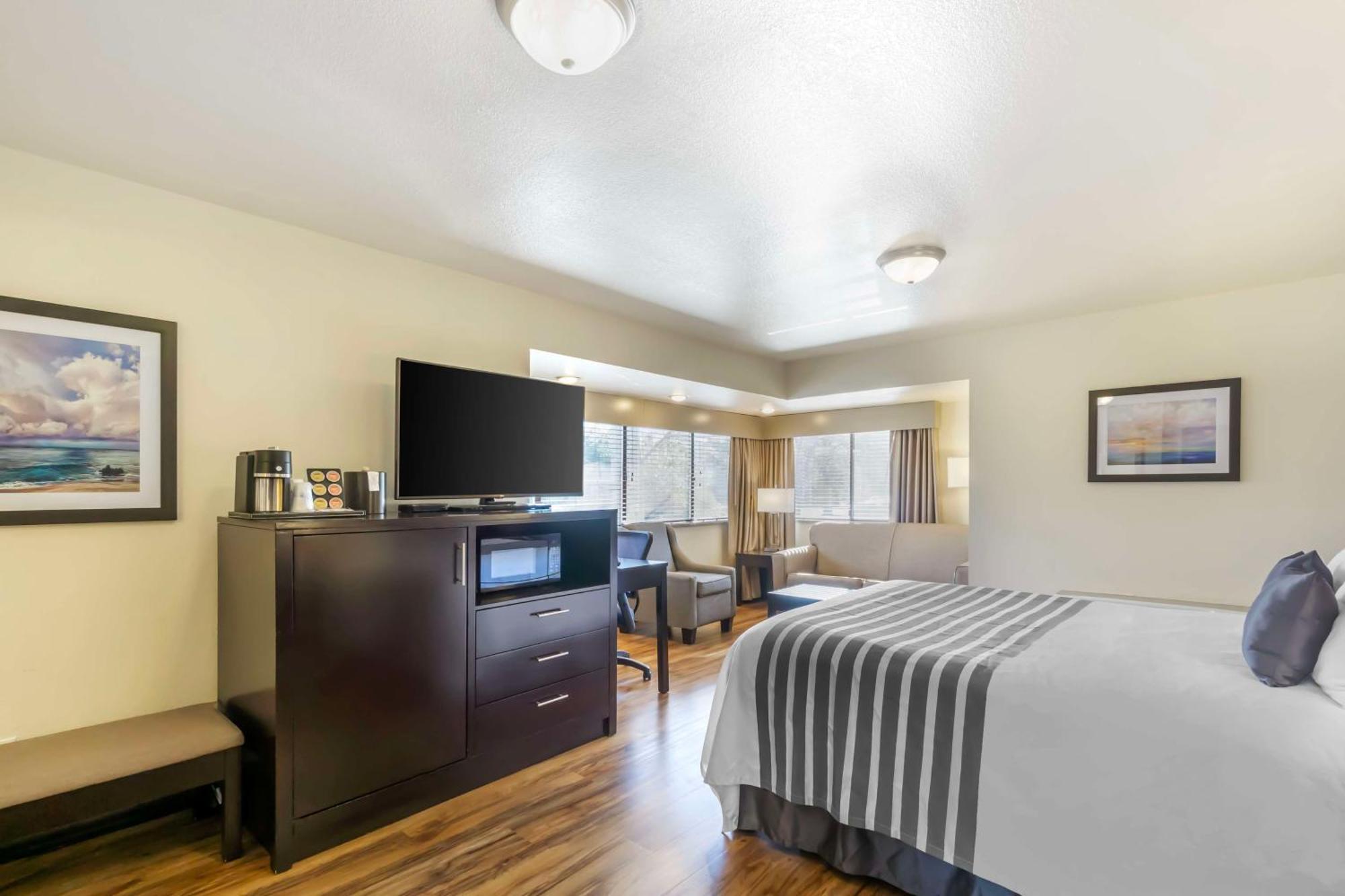 Best Western Plus Edmonds Harbor Inn Extérieur photo
