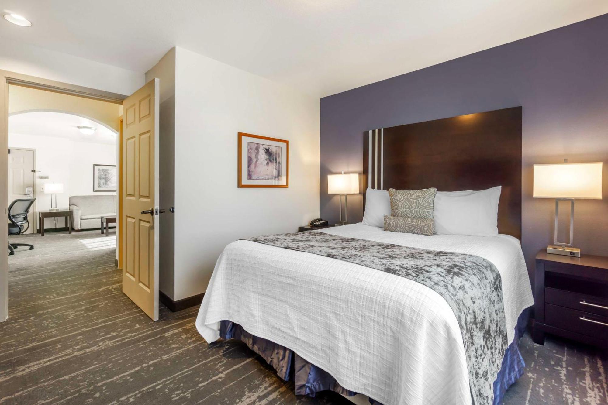 Best Western Plus Edmonds Harbor Inn Extérieur photo