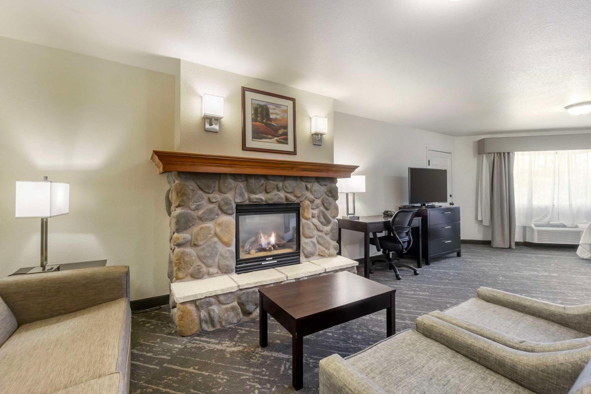 Best Western Plus Edmonds Harbor Inn Extérieur photo