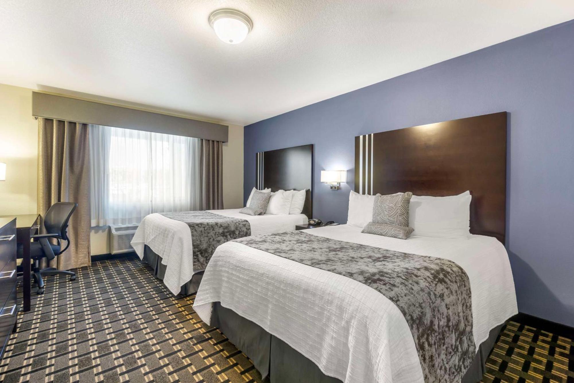 Best Western Plus Edmonds Harbor Inn Extérieur photo