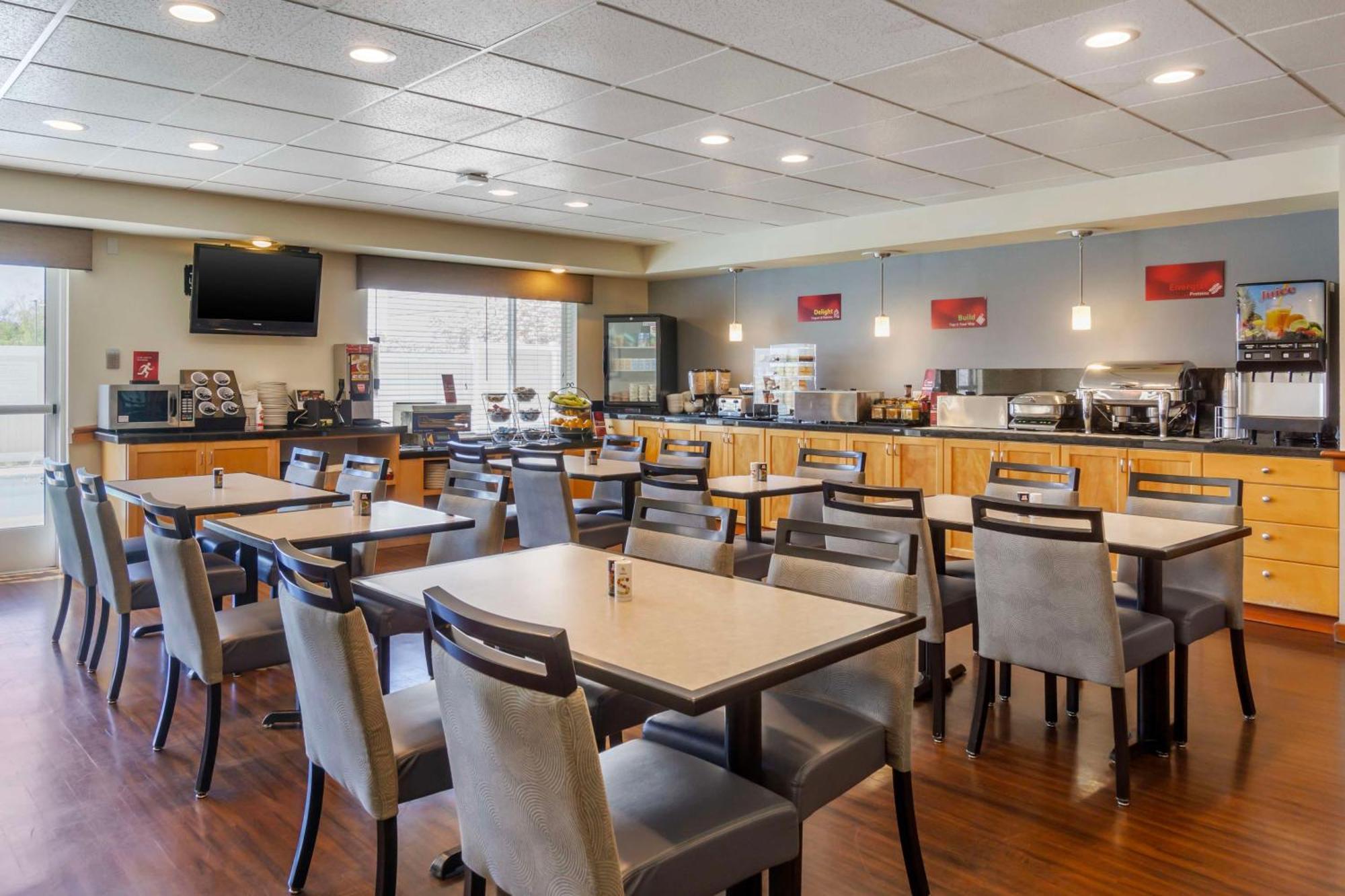 Best Western Plus Edmonds Harbor Inn Extérieur photo