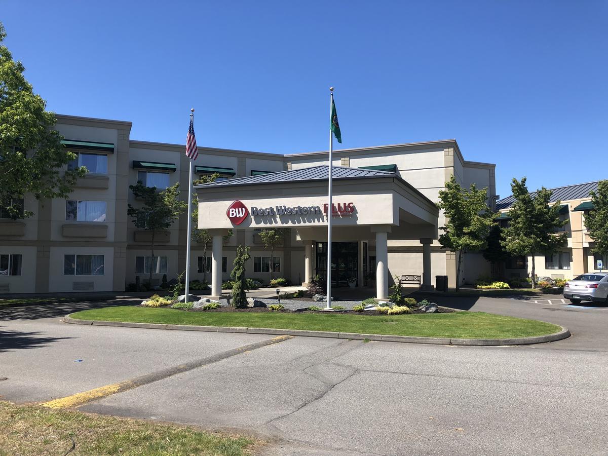 Best Western Plus Edmonds Harbor Inn Extérieur photo
